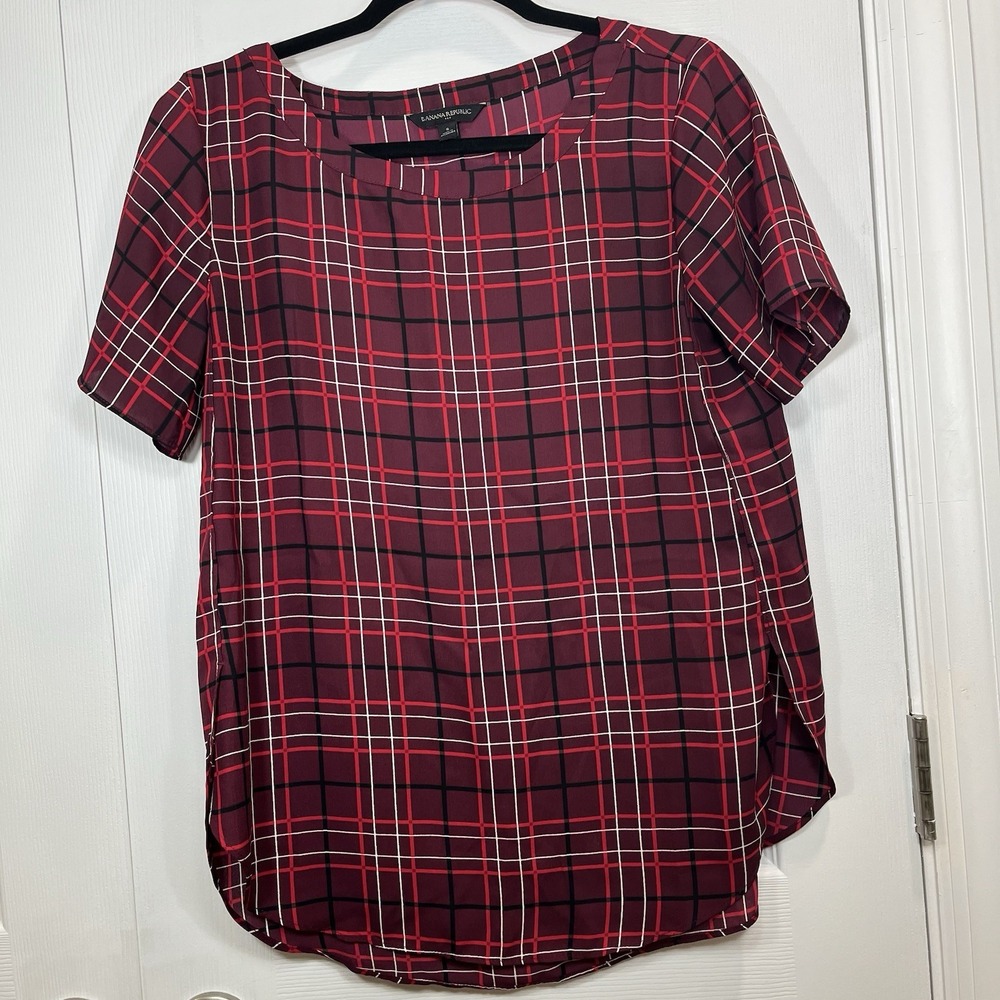 Banana Republic Women's Small Red Plaid Short Sleeve Blouse Career Holiday